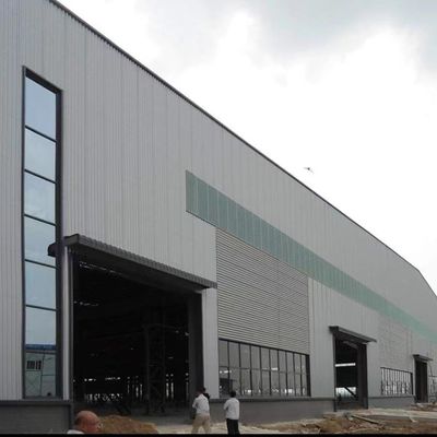 อาคารโรงงาน Prefab ที่ทันสมัย กรอบเหล็ก สะอาดต่อสิ่งแวดล้อม