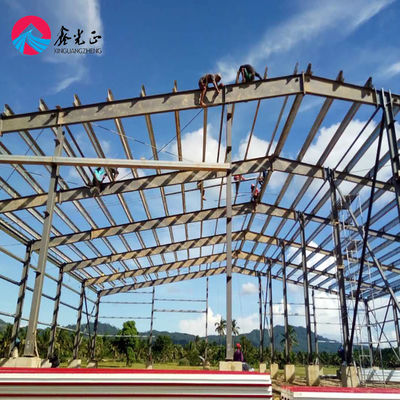 Purlin Prefab อาคารคลังสินค้า โครงสร้างเหล็ก การรักษาพื้นผิวสี