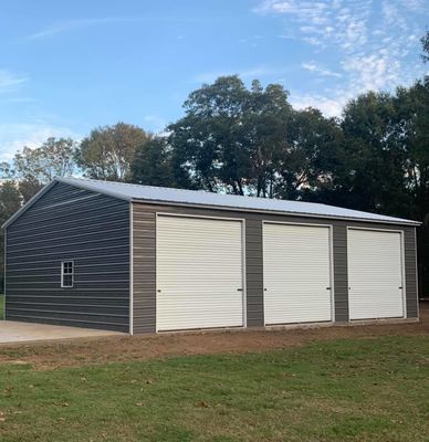 การทาสีอาคารโครงสร้างเหล็ก OEM โครงสร้างเหล็ก Prefabricated Warehouse