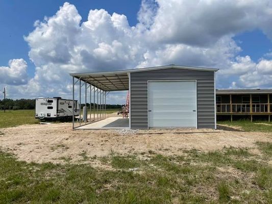 การทาสีอาคารโครงสร้างเหล็ก OEM โครงสร้างเหล็ก Prefabricated Warehouse