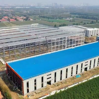 โครงสร้างคลังสินค้าโลหะ Prefab กันสนิม OEM With Portal Frame