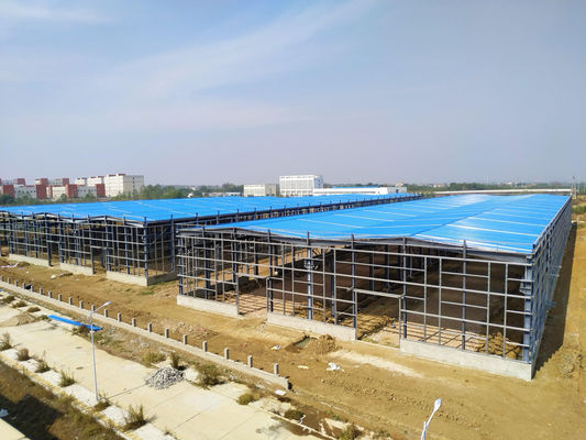 โครงการมืออาชีพ Prefab โครงสร้างเหล็ก โรงงานเลี้ยงไก่ อุปกรณ์บ้าน