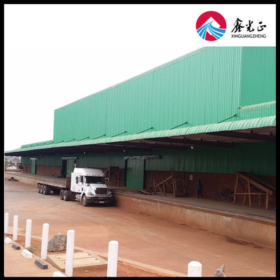 ผ้าและแผ่นดินไหวต่อต้าน 7-9 เกรด โกดังโลหะ prefabricated กับแผ่นเหล็กแซนด์วิช