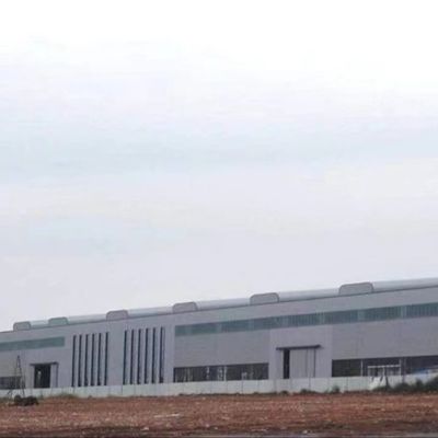 อาคารโรงงาน Prefab ที่ทันสมัย กรอบเหล็ก สะอาดต่อสิ่งแวดล้อม